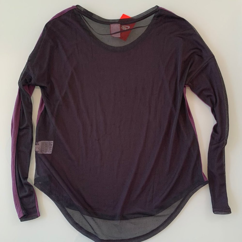 LARGE Women's Workout Athletic Sports Top Wear Bundle of 4, UA Nike & Ad… - Picture 4 of 14